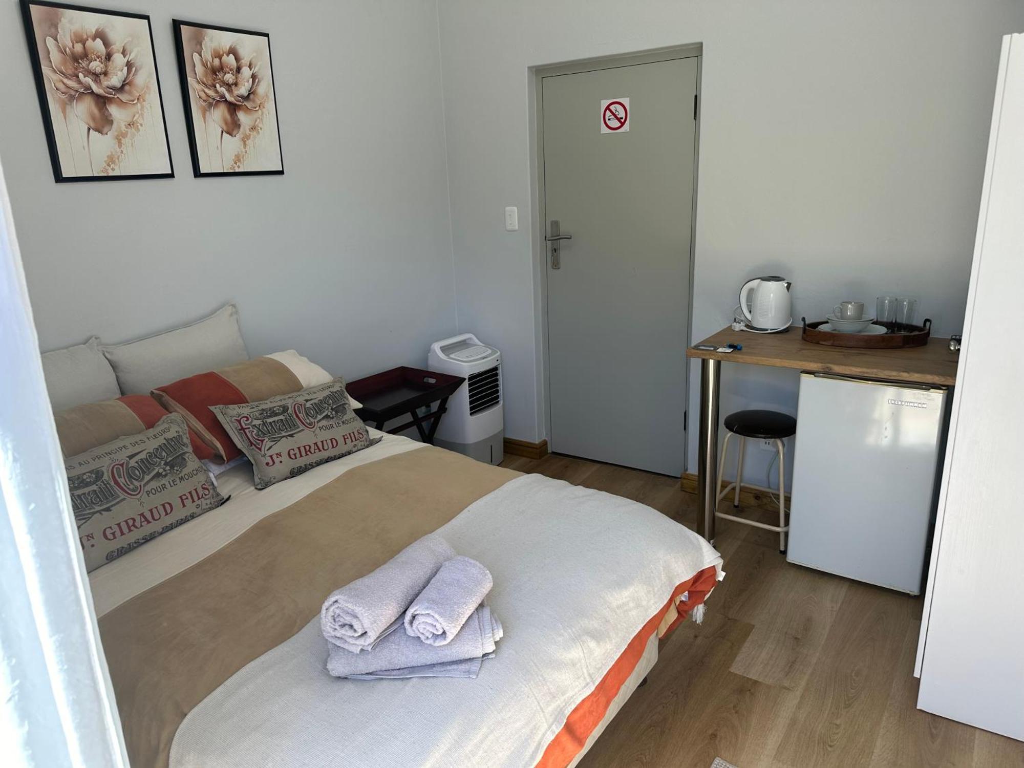 Tranquil Private Rooms Hermanus Exterior photo